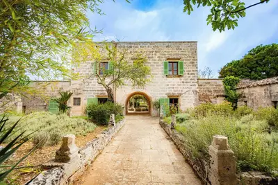 Image de Seaside farmhouse with swimming pool surrounded by quietness