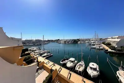 Image de Le Plaisancier - Appartement Terrasse Vue sur le Port de Plaisance parking