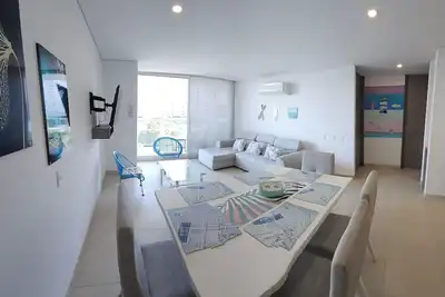 Image de Cozy apartment first line to the sea