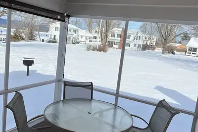 Image de Charming 2-bedroom cottage with Ac and WiFi in Pleasant Cleverdale