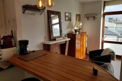 Appartement cosy, calme, à 150 mètres de la plage principale.