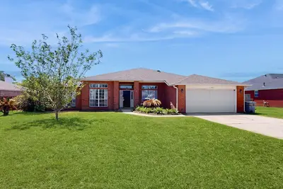 Image de Gorgeous pet friendly coastal home with plenty of space and easy beach access