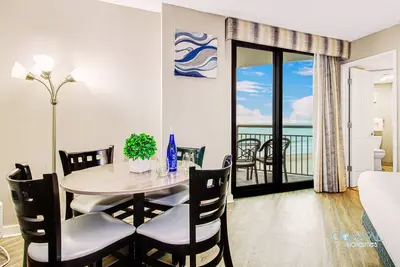 Image de Winter Rates! Relax in Coastal Comfort, Dogs Ok!