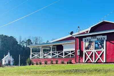Image de Unique Couples Getaway/Hot Tub/Mountain View/Fire Pit/Chapel/Wedding or Renewal