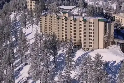 Ski-In/Ski-Out Luxury at The Ridge, Lake Tahoe – Your Perfect Mountain Getaway