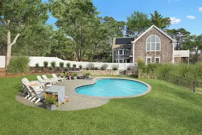 Image de New! Luxury Family Fun - Heated Pool, Hot Tub, Game Room, Walk to Beach