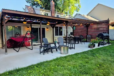 Image de New! 2 Showers • Pergola • Sound System • Hammock • Firepit • Bbq