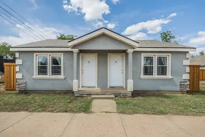 Image de Cute, Privately Split Duplex W/ Queen Beds & Large TVs, Located on Rt 66