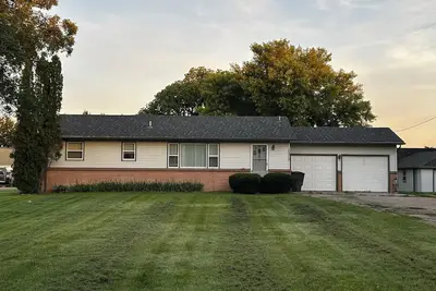 Image de Charming country retreat 4-bedroom house with WiFi and Ac with 2 car garage