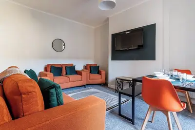 Image de Darlington 4bd Home: Modern Comfort and Free Parking