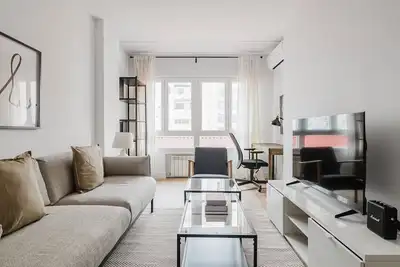 Image de Blueground | Trafalgar, doorman & w/d, nr Olavide