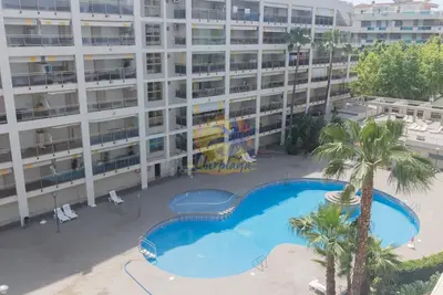 Image de Bel et centrique app. avec piscine, 4 pax à 200 mts. de la plage