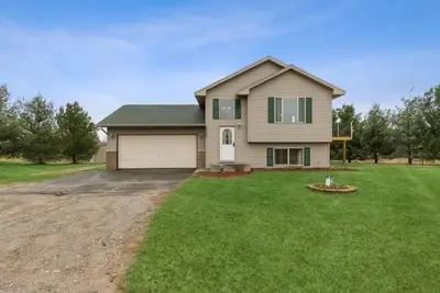 Image de Welcome to Princeton Pines! 3-Bdrm House/2. 5 Acres/Firepit/Foosball/Wii/Sunsets!