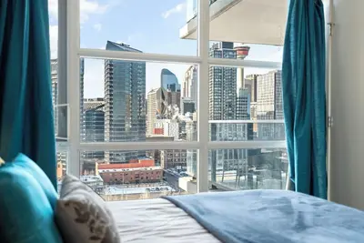 Image de Just 5 Minutes from Scotiabank arena! with parking