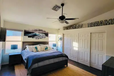 Image de State Farm Stadium 8mi- New Remodel Quiet, Cozy w/outdoor Grill. Pet Friendly!