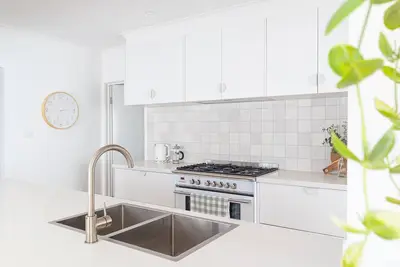 Image de Mornington Peninsula family home- minutes to beach! w/ full kitchen & laundry