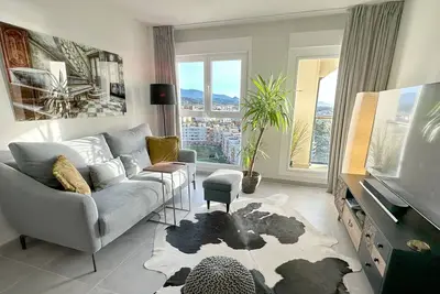 Image de Live on the highest floor in Pretty Penthouse Estepona! 5Bed - 2Bath