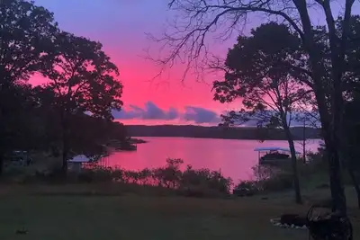 Image de The Cabin-Lake Front Oasis