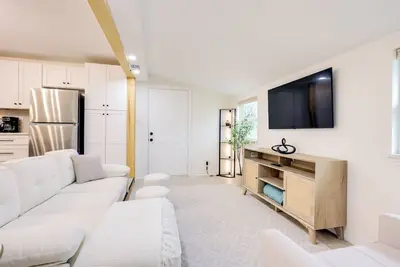 Image de 2 Mi to Canyon Lake: Cottage w/ Fire Pit & Grill