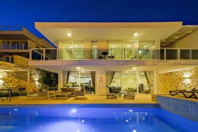 Villa Lumière 1, située dans le quartier Kızıltaş de Kalkan, 8 personnes