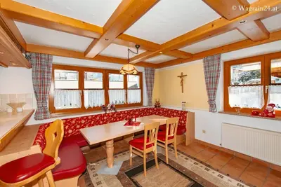 Image de Appartement \"Zentral 180qm\" avec vue sur les montagnes, terrasse privée et Wi-Fi