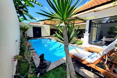 Image de Relax and unwind in exquisite comfort in our enclosed 3-bedroom villa in Canggu