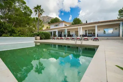 Image de Villa Orkira avec piscine privée et sauna