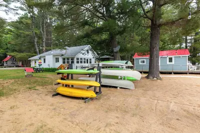 Image de The Beach Cottages: 3 Cottages + 1 Bunkie, Perfect for Multi-Family Fun!