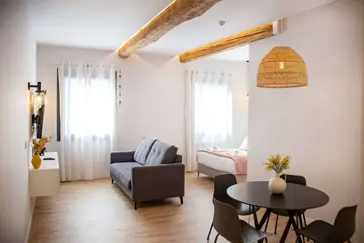 Image de Apt \"A Esmorga\" (Floor 1, Door 12)