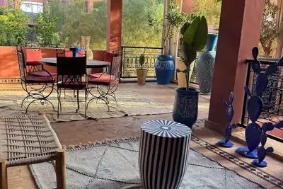 Appartement avec piscine et cuisinière rien que pour vous! Proche centre ville
