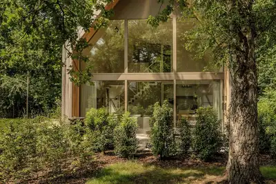 Image de Luxurious lodge for 4, bathed in natural light, located in the green heart of Belgian Limburg.