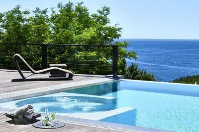 Image de Luxury Villa Luna in Sivota w/ infinity pool, hot tub, sauna & sea views for 10.