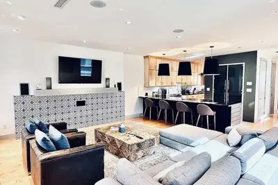 Delaware Loft-2br/2. 5 Ba Townhome w/ Rooftop Deck