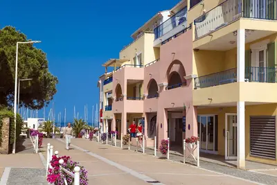 Image de Appartement à Solenzara, climatisé, balcon, piscine comunitaire, proche plage, B4