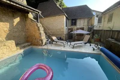 Image de Maison en pierre avec piscine et terrasse pour 6