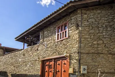 Image de Birgi Mai Siyah Konak; Osmanlı döneminden kalma bağımsız girişli evler.