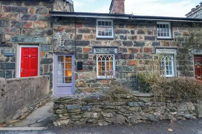 Image de Riverside Cottage, pet friendly, with open fire in Beddgelert