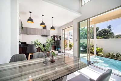 Image de Classic Modern Pool Villa Rawai 3 Br - A1