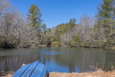 Image de Hemlock Mist - Newly Constructed Home on Sparkling Lakes