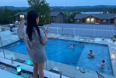 Image de Heated Saltwater Pool by Sdc with Hot Tub & Stunning Lake Views!