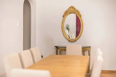 Image de Athens Divas One Paradise