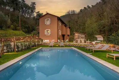 Image de Escape to Tuscany: serene farmhouse with pool & views