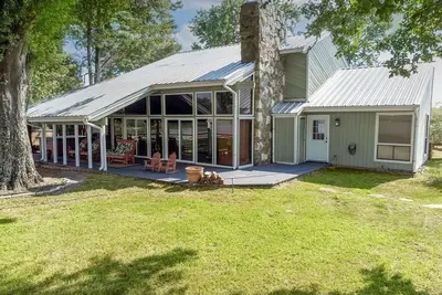 Image de Get away from it all! Fish, Shop in Canton, Golf, Tx Rose Horse Ranch or Relax!