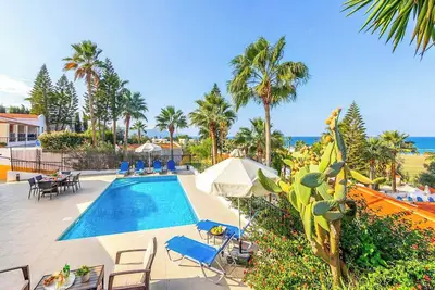 Image de Villa Antigoni - Trois Chambres Villa, Couchages 6