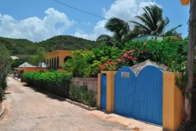 Image de family-run accommodation in the middle of BillysBay, only 2 minutes to the local beach