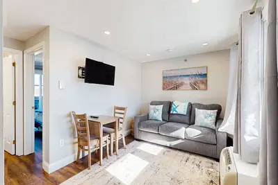 Image de Charming Condo with Pool, Hot Tub, Tennis Courts, and Ev Chargers