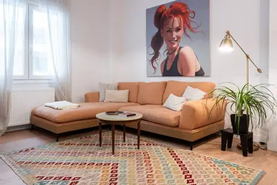 Image de 2br Apt Private Backyard w/ Washer & Dryer