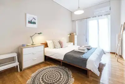 Image de 1 Km From The Acropolis~ Shiny And Spacious+Washer