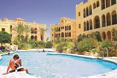 Image de Stylish 2 bedroom 2 bathroom apartment situated in Desert Springs Golf Resort.
