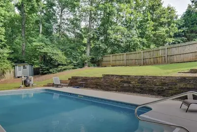 Stunning Private Villa- Family  Pet-Friendly with Pool.